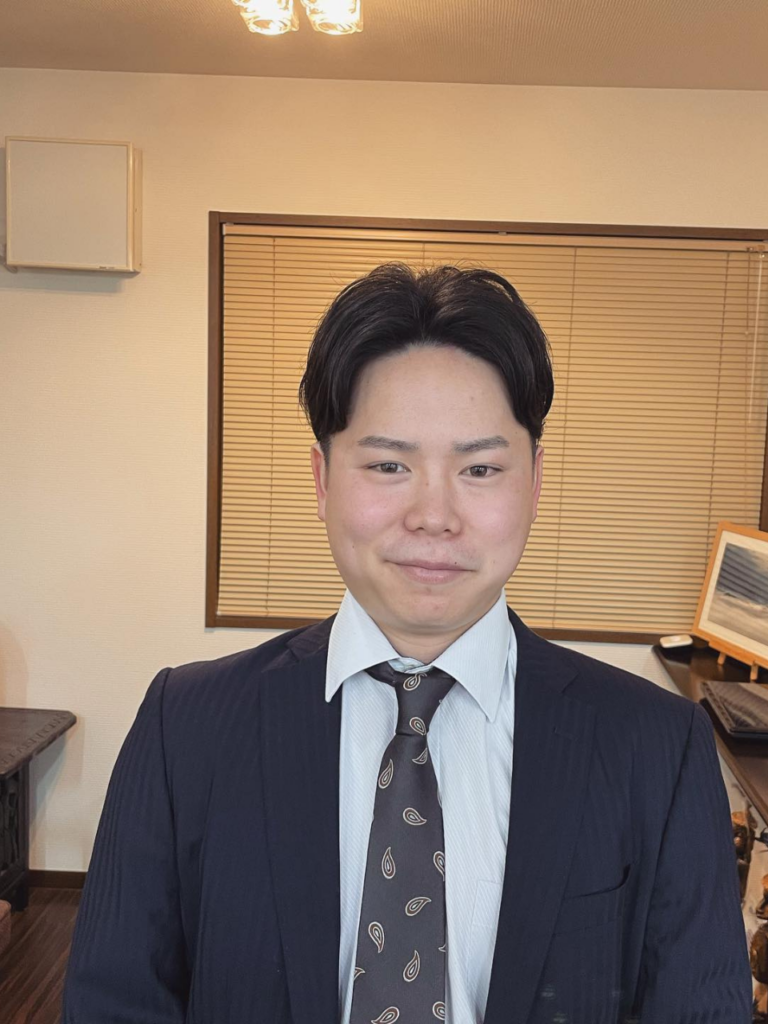 センターパートカット