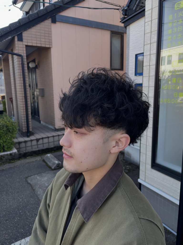 くせ毛でパーマ風カット